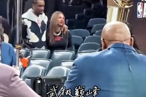 拿下天王山之后 亞歷山大摟著女友瀟灑離開~