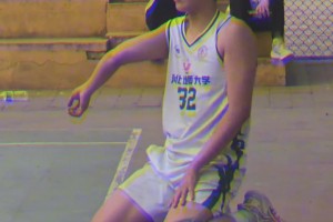 哥們真男人，手都這樣了還能如此平靜??