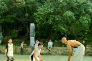 少林籃球來了？文班在少林寺苦修期間也不忘籃球啊????